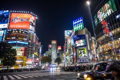 Tokyo Landscape Photography, Japan Street Wallpaper Desktop, Ichiran Ramen, Japan Background, Shibuya Station, Shibuya Tokyo Japan, Tokyo Trip, Shibuya Crossing, Neo Tokyo