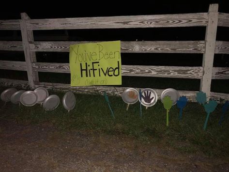 Front yard pranks. You've been Hi-Fived (pass it on). A friendly wave to your neighbor #youvebeenhifived Yard Pranks Ideas Funny, Pranks For Neighbors, Neighbor Pranks, 50th Birthday Yard Pranks, Camp Pranks Church, Yard Pranks, April Fools Day Pranks For Kids To Play On Parents, Birthday Pranks, Funny April Fools Pranks