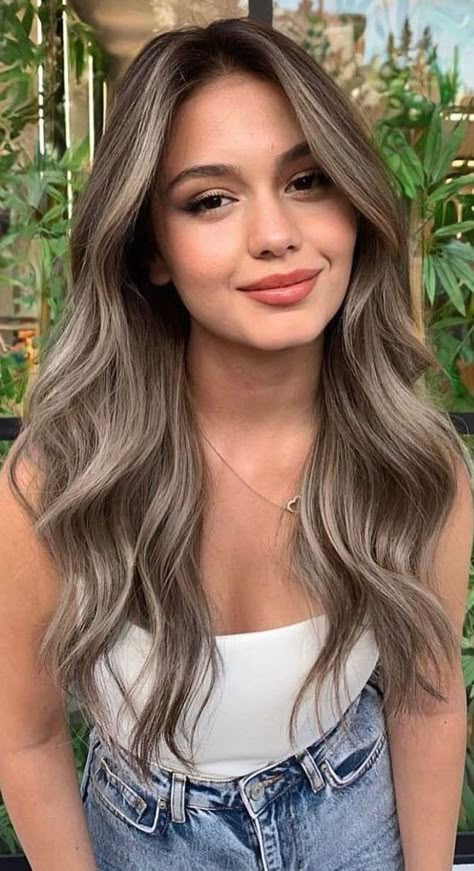 Ash Brown Balayage Layered Hair, Hair Couler Ideas For Brunettes, College Hair Color Ideas, Hair Color Ideas For Brunettes Easy Upkeep, Bayalage Ideas For Dark Hair, Fun Hair Color Ideas For Light Brown, Teenage Hair Dye Ideas, Medium Brown Balayage Ashy, Hair Colors That Compliment Green Eyes