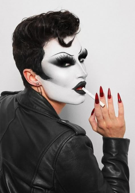 Gottmik Drag Makeup, Drag Kings Makeup, Dragula Drag Looks, Drag King Aesthetic, Drag King Makeup Ideas, Drag Makeup For Women, Gottmik Drag, Drag King Outfits, Tear Makeup