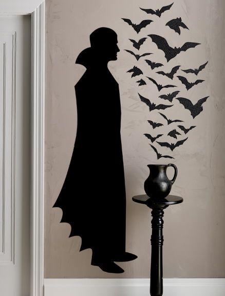 martha stewart vampire silhouette template - Google Search Vampire Decor, Martha Stewart Halloween, Creating Keepsakes, Diy Halloween Decor, Martha Stewart Crafts, Halloween Window, Halloween Silhouettes, Halloween Vampire, Theme Halloween