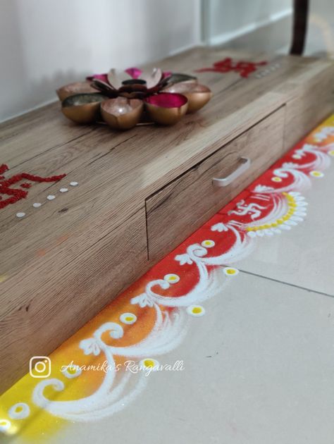 Border Rangoli designs #subhnavratri #jaymataji #sareedrapes #matajishringar #maadurga #navratripooja #durgapooja #blessings 🪷❤️#homedecoration #borderrangoli #lotusflower #lotusrangoli #rangolidesign Satyanarayana Pooja Rangoli, Border Rangoli Ideas, Simple Border Rangoli Designs, Gauri Rangoli, Rangoli Design Border, Border Design Rangoli, Short Rangoli, Border Rangoli Designs Simple, Rangoli Designs Border