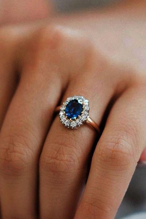 10+ Vintage-Inspired Engagement Rings That We Fell In Love With! خواتم خطوبة, Dream Rings, Vintage Inspired Engagement Rings, Wedding Colours, Ring Inspo, Future Engagement Rings, Happy Times, Rings Vintage, Wedding Rings Halo