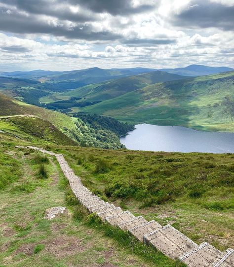 The 80-mile Wicklow Way in Ireland Ireland People, Backpacking Ireland, Ireland Culture, Wicklow Mountains, Ireland Aesthetic, Ireland Weather, Ireland Hotels, Best Of Ireland, Moving To Ireland