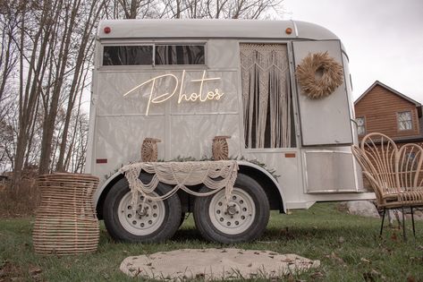 Vintage Mobile Photo Booth out of a vintage horse trailer. NY based. Horse Trailer Photo Booth, Photobooth Trailer, Photo Booth Trailer, Bar Camper, Trailer Photo Booth, Wedding Decor Business, Photo Booth Camper, Vintage Horse Trailer, Mobile Photo Booth