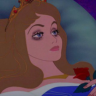 You've Never Seen Disney Princesses Like This Before: Disney princesses were our original source of beauty inspiration, right down to the glossy waves and rosebud lips. Disney Princess Makeup, Back To University, Princess Makeup, Karakter Disney, Flynn Rider, Complicated Relationship, Princess Aurora, Disney Memes, Mulan