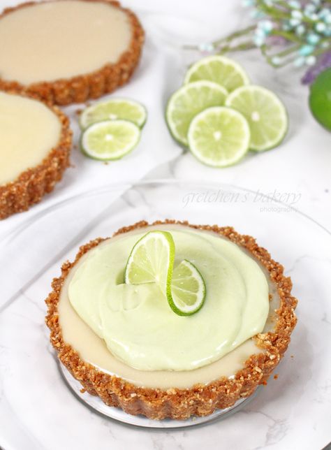 Next Level Vegan Key Lime Pie Dairy Free Key Lime Pie, Vegan Pie Recipes, Key Lime Pie Cheesecake, Vegan Bakes, Vegan Key Lime Pie, Homemade Sweetened Condensed Milk, Vegan Key Lime, Vegan Pies Recipes, Key Lime Pies