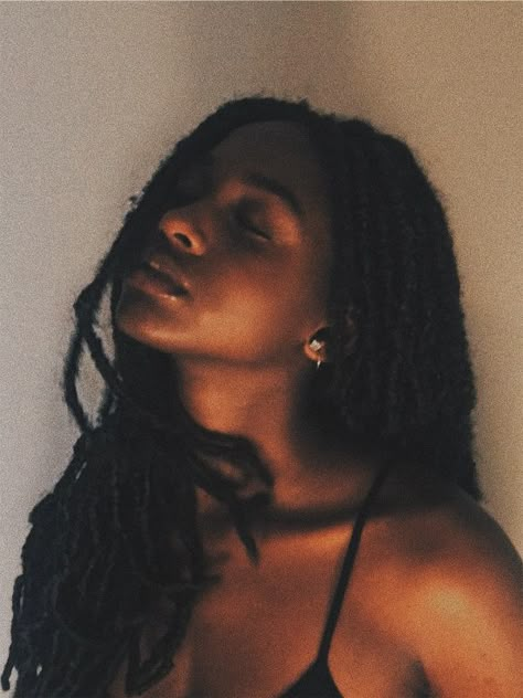 Black Women Asethic, Dorcas Meadowes Aesthetic, Powerful Black Women, Pretty Dreads, Dorcas Meadowes, Catty Noir, Black Photography, Dark Skin Beauty, Black Femininity