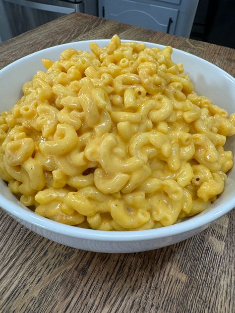 Baked Macaroni and Cheese Gourmet Macaroni And Cheese, Midwest Cooking, Mac And Cheese Aesthetic, Instant Pudding Recipes, Bake Mac, Steak And Green Beans, Midwest Recipes, Cooking In The Midwest, Luke Brown