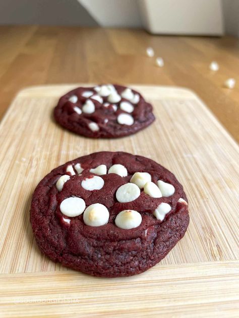 Sourdough Red Velvet Cookies - Jesha's Red Velvet Sourdough Cookies, Sourdough Red Velvet Cookies, Sourdough Flavors, Cookies Sourdough, Cowboy Cooking, Red Velvet Cookie Recipe, Easy Red Velvet, Bagel Bread, Ice Cream Sandwiches Recipe