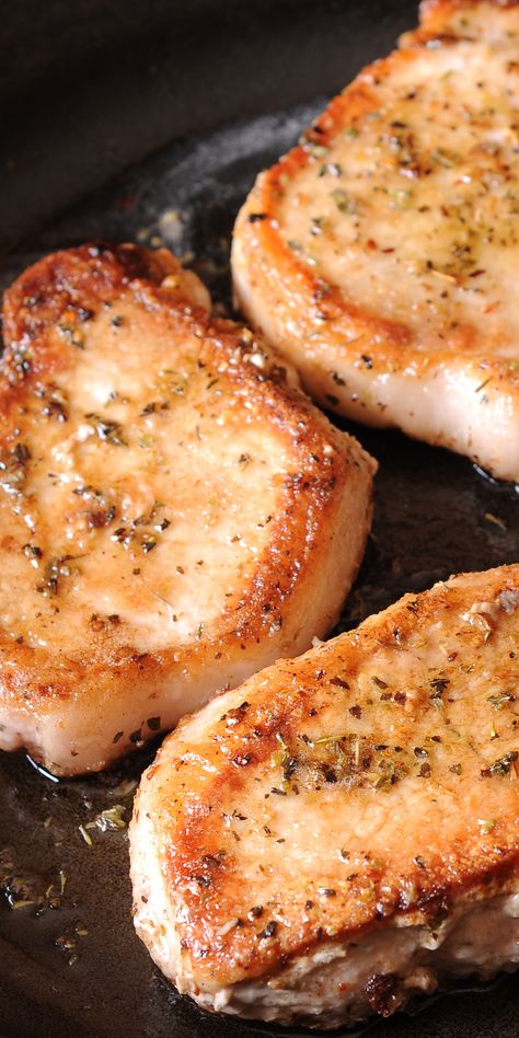 Best Boneless Pork Chops, How To Cook Pork Chops In A Pan, Pork Chops In Pan Easy Recipes, Easy Skillet Pork Chops Boneless, Pork Chop Recipes Frying Pan, Best Way To Make Pork Chops, Best Way To Season Pork Chops, Boneless Fried Pork Chop Recipes, Pork Chops From Pork Loin