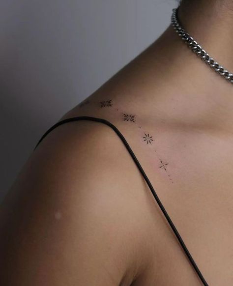 ✣ Berlin tattoo studio ✣ on Instagram: "Lovely shoulder jewelry tattoo by @kmicatattoo ✨  To get yours contact Paula directly or follow the link in our bio 💌" Shoulder Round Tattoo, Feminin Shoulder Tattoo, Small Fine Line Shoulder Tattoo, Subtle Shoulder Tattoos For Women, Small Clavicle Tattoo, Tiny Number Tattoos For Women, Shoulder Tiny Tattoo, Minimalist Tattoo Shoulder Women, Over Shoulder Tattoo Women