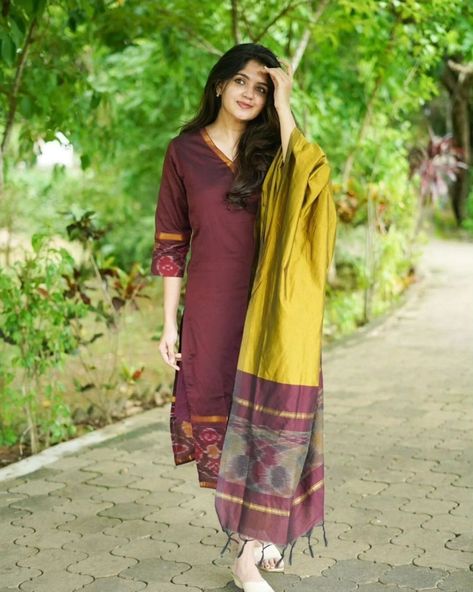 Ikat Salwar Designs, Ikkat Silk Kurta Designs, Mangalagiri Dress Designs, Chudithar Designs For Stitching, Mangalagiri Cotton Dress Designs, Saree To Dress, Ikkat Kurta Designs, Ikat Blouse Designs, Neck Models