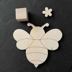 Bee Scroll Saw Pattern, Diy Styrofoam Crafts, Patriotic Porch, Batman Quotes, Styrofoam Crafts, Wood Bees, A Line Drawing, Ornament Tags, Bee Pattern