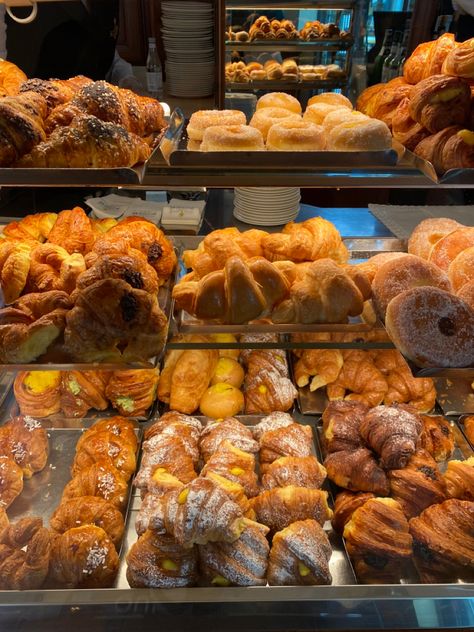 Bakery Sweets, Bakery Food, Coffee Shop Aesthetic, Delicacy Food, Moroccan Food, Bakery Shop, Bakery Cafe, Bread And Pastries, Food Obsession