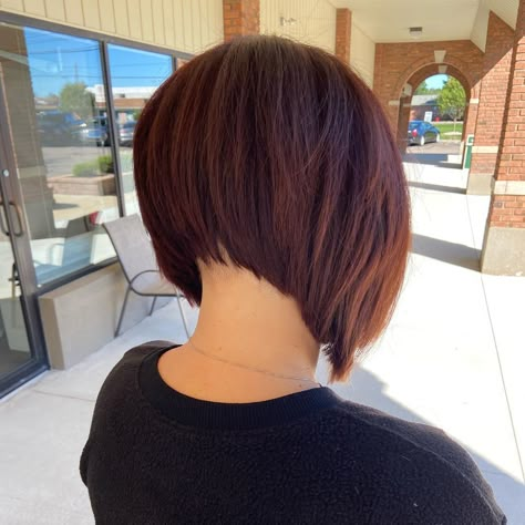 Short Inverted Bob Haircuts, Swing Bob Haircut, Inverted Bob Short, Hairstyles Reference, Short Layered Bob Haircuts, Graduated Bob Haircuts, Inverted Bob Haircuts, Blonde Hair Tan Skin, Angled Bob Haircuts