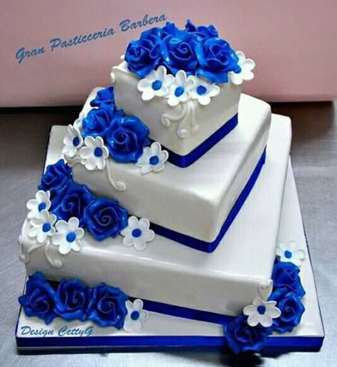 Royal Blue Wedding Cakes, Torte Blu, Blue Wedding Cakes, Fancy Wedding Cakes, Torte Decorate, Silver Wedding Cake, Torte Cupcake, Elegant Birthday Cakes, Dream Wedding Cake