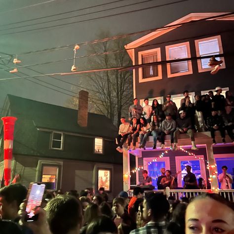 Umich block party #blockparty #collegeparty #umich #uofm #universityofmichigan College Frat Party Aesthetic, U Of M University Of Michigan, University Of Michigan Party, University Party Aesthetic, College Life Aesthetic Party, Frat Aesthetic, College Aesthetic Party, Umich Aesthetic, Frat Party Aesthetic