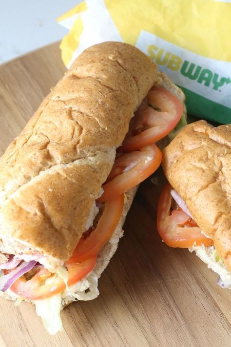 Subway Rotisserie-Style Chicken sandwich Subway Rotisserie Chicken Recipe, Subway Chicken Sandwich, Subway Chicken, Subway Sandwiches, Kids Lunch Ideas For School, Dinner Ideas For Families, Printable Lunch Notes, Rotisserie Chicken Recipe, Hero Sandwich