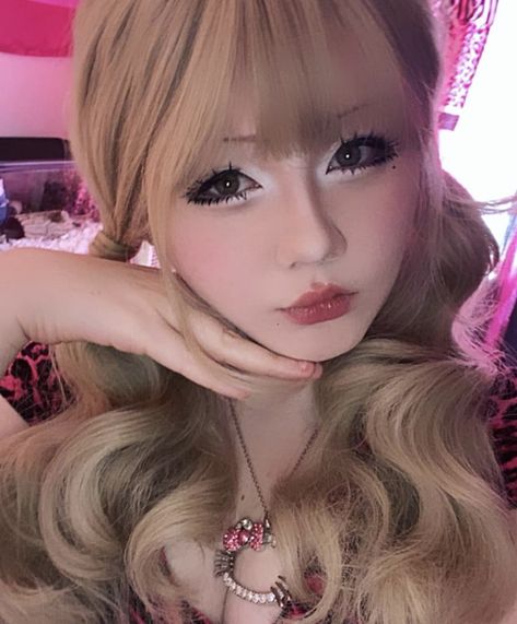 Casual Gyaru Makeup, Tsuyome Makeup, Onee Gyaru Makeup, Gyaru Face Claim, Gyrua Girl Makeup, Himekaji Gyaru Makeup, Agejo Makeup, Light Gyaru Makeup, Pink Gyaru Makeup