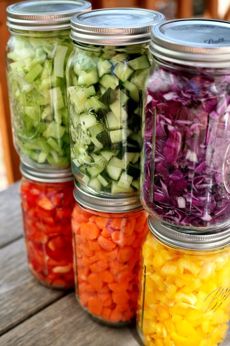 Mason Jar Salad Bar | POPSUGAR Fitness Makanan Rendah Kalori, Mason Jar Salads, Mason Jar Recipes, Jars Ideas, Jar Salad, Jar Salads, Jar Meals, Jar Recipes, Mason Jar Salad