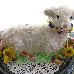 This white cake is baked in a lamb mold for Easter and can be decorated to look like a little lamb. If desired, spices can be added just before adding the egg whites. Some good choices are anise, nutmeg or cinnamon. Easter Bake Sale, Easter Lamb Cake, Easter Bake, Easter Basket Cake, Sheep Cake, Lamb Cake, Easter Bunny Cupcakes, Easter Foods, Bunny Cupcakes