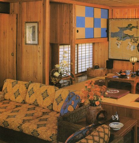 Vintage Home Collection — At Home with Japanese Design, 1990 Japanese Living Room, Homes Inside, Apartment Things, Japanese Interior Design, Retro 60s, Japanese Interior, Interior Design Architecture, Home Vintage, Japanese House