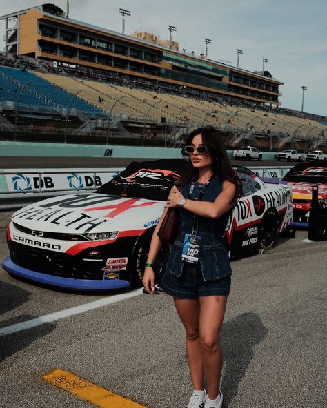 Little break on the travel content to recap this day, such a fun time watching the Nascar race in Miami. What an amazing experience 🏎️💨⁣⁣ ⁣⁣ ⁣⁣ #nascar #nascarplayoffs #racedayfashion #homesteadspeedway #raceoutfit #f1miami Nascar Outfit For Women, Formula 1 Paddock, Nascar Outfit, Booked And Busy, Outfit Generator, Race Day Fashion, Race Outfit, Race Day Outfits, Nascar Race