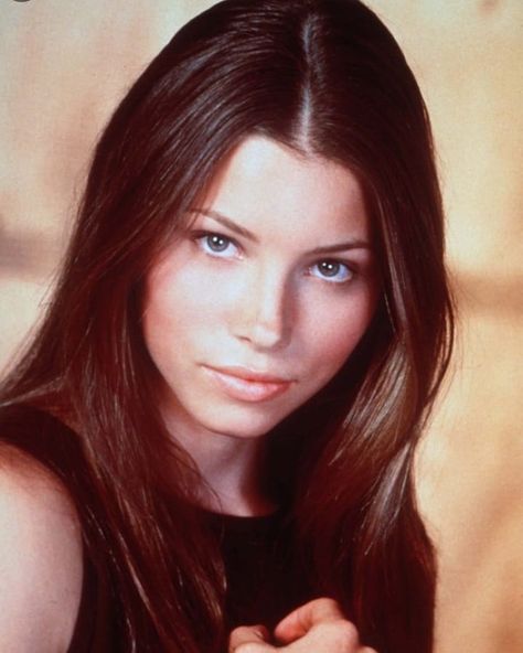 #JessicaBiel #JessicaClaireBiel Jessica Core, 7th Heaven, Female Face Claims, Female Cartoon Characters, Ava Gardner, Liv Tyler, Female Cartoon, Jessica Biel, Portrait Photography Poses