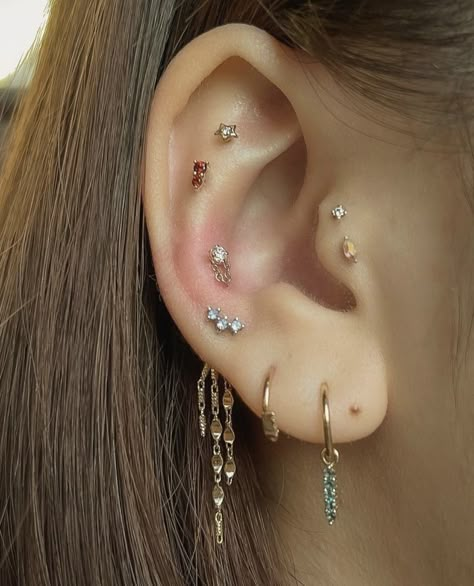 Flat Cartilage Piercing Ideas, Earlobe Piercings Ideas, Ear Mapping Piercing, Flat Cartilage Piercing, Double Flat Piercing, Piercing Map, Low Helix Piercing, Piercing Placement Ideas, Ear Piercing Placement