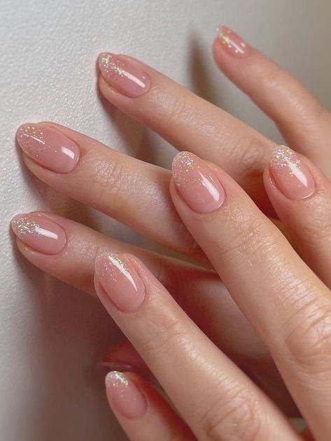 Bridesmaids Nails, Kutek Disney, Unghie Nail Art, Nude Nail, Nude Nail Designs, Subtle Nails, Simple Gel Nails, Minimal Nails, Bride Nails