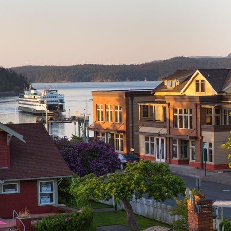 Washington State Coast Aesthetic, Washington State House Aesthetic, Coastal Washington State, Washington State Scenery, San Juan Islands Washington, Seattle Waterfront View, Lopez Island, Friday Harbor, Island Town