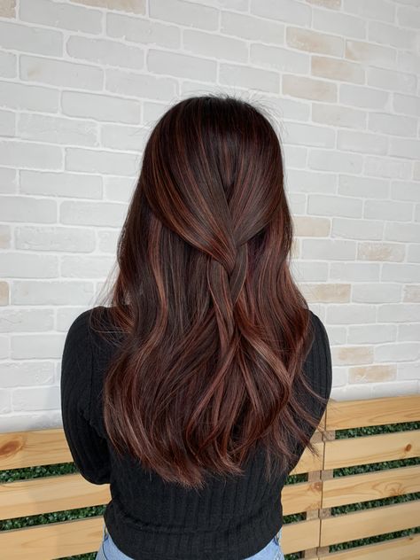 Brown Hair Ideas For Fall Brunettes, Balayage Hair Mahogany, Auburn Babylights Dark Hair, Maroon And Brunette Hair, Brown Red Hair Color Balayage, Mahogany Brown Hair Balayage, Hair Color Dimension Brunettes, Dark Hair With Auburn Undertones, Brown Hair Mahogany Highlights