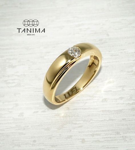 Single Stone Gold Rings For Men, Gents Diamond Ring, Stone Ring Design, Mens Ring Designs, Gold Finger Rings, Plain Gold Ring, Jewelry Photography Styling, Gents Ring, Gold Bangle Set