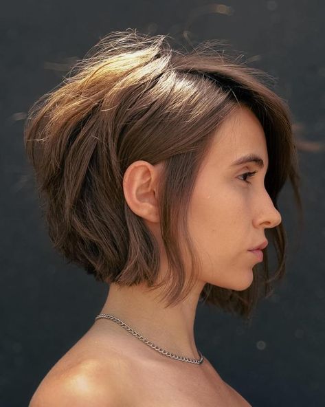 Neck-Length Shaggy Inverted Bob Jawbone Length Bob, Layered Bob Hairstyles Wavy, Youthful Bob Haircut, Inverted Layered Bob Hairstyles, Inverted Bob Hairstyles For Fine Hair, Shaggy Inverted Bob, Mid Neck Length Hair, Layered Bob Thick Hair, Short Angled Bob Haircut