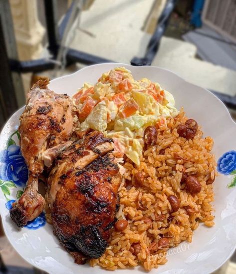 Dominican Meals, Dominican Dinner, Dominican Food Recipes, Haitian Food, Dominican Food, Haitian Food Recipes, Cheap Meal Ideas, Soul Food Dinner, Simple Family Meals