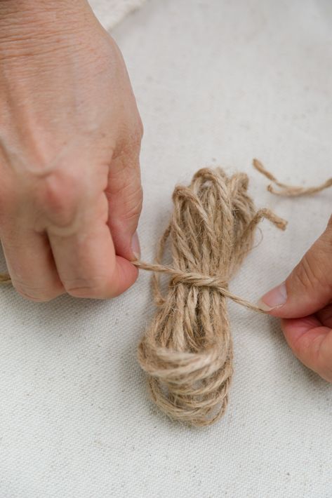 Making a Dollar Tree twine bow is easy with these step by step directions. Perfect for fall decorating. . Burlap Flower Tutorial, Burlap Ribbon Bow, Rope Craft Ideas, Twine Flowers, Jute Flowers, Twine Diy, Bottle Decorations, Twine Crafts, Twine Bow