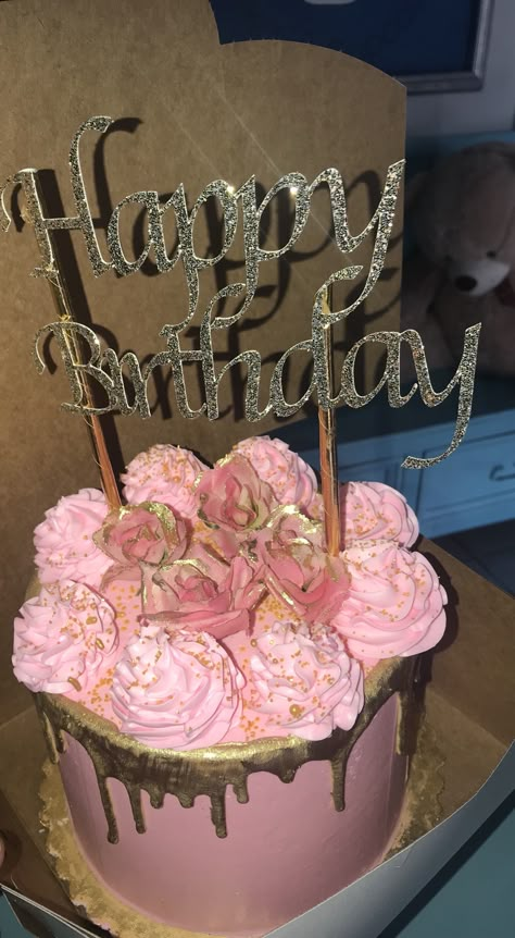 Birthday Cake Snapgram, Birthday Fake Story, Happy Birthday To Me Aesthetic, Happy Birthday 21, Happy Birthday 30, Happy Birthday 20, Cakes Happy Birthday, Mekka Islam, Cakes Beautiful