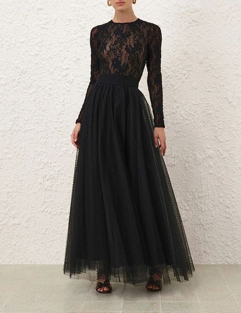 Tulle Skirt Black Tulle Skirt Outfit Classy, Tulle Skirt Outfit Formal, Skirt Outfit Formal, Black Tulle Skirt Outfit, Floral Maxi Skirts, White Flowy Skirt, Tulle Skirt Outfit, Tulle Outfit, Black Tulle Skirt