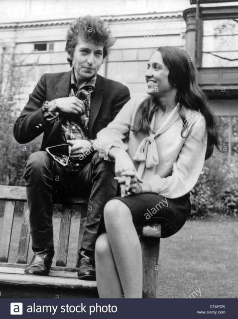 Joan Baez, Patti Smith, Romantic Photos, Folk Music, Bob Dylan, Vintage Photographs, Photo Print, The Beatles, Rock And Roll