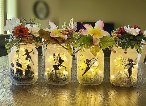 Tinkerbell Bday Party Ideas, Tinkerbell Themed Party, Fairy Themed Decorations, Fairy Decor Ideas, Tinkerbell Fairy Birthday Party, Tinkerbell Party Ideas Decoration, Tinker Bell Party Theme, Tinkerbell Classroom Theme, Tinker Bell Decorations