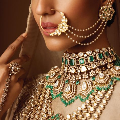 Maharani Jewellery, Mehndi Theme, Jadau Jwellery, Desi Jewellery, Barbie Dollhouse, Wedding Jewelery, Bridal Diamond Necklace, Ancient Jewels, Kundan Jewellery Bridal