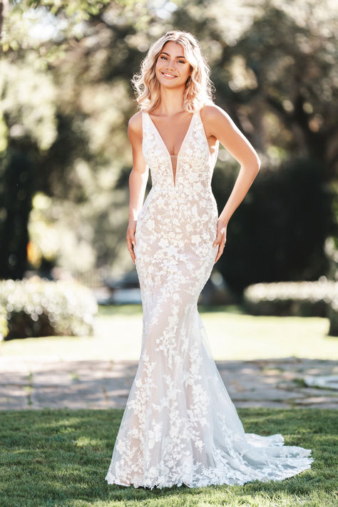 Step into timeless elegance with this stunning Allure Bridals sleeveless sheath gown. Featuring ornate floral lace appliques that beautifully trail down the delicate tulle, this wedding dress is perfect for the bride seeking a blend of romance and sophistication! 

#AllureBridals #SleevelessSheathGown #FloralLaceAppliques #TulleWeddingDress #ElegantBride #BridalFashion #WeddingInspiration #RomanticWeddingDress #LaceWeddingGown #TimelessEleganc Romance Wedding Dress, Sheath Bridal Gown, Wedding Dresses Styles, Allure Romance, Beaded Wedding Dresses, Floral Lace Wedding Dress, Girls Bridesmaid Dresses, Best Wedding Dress, Allure Bridals