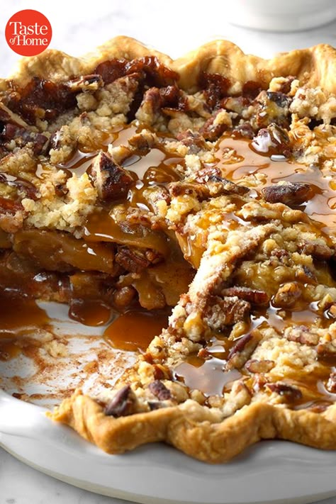 Apple And Pecan Pie, Carmel Apple Pecan Pie Recipe, Caramel Apple Pecan Pie, Caramel Apple Nut Pie, Caramel Apple Pecan Pie Recipe, Fall Fruit Pie, Carmel Pecan Pie, Pie Competition, Apple Caramel Pie