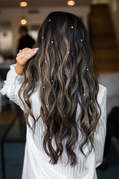 Hoco Hairstyles With Gems, Curled Hair With Diamonds, Wedding Hairstyles With Glitter, Wedding Hair With Diamonds, Glitter In Hair Wedding, Bridal Hair With Glitter, Glitter Part Hairstyles, Glitter Hair Wedding, Wedding Hair With Glitter