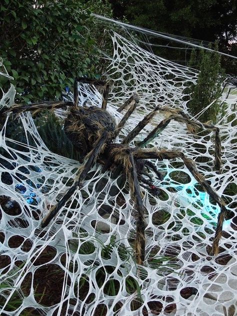 Yard Decorations Diy, Halloween Yard Decorations Diy, Halloween Decorations Party Scary, Halloween Yard Displays, Halloween Yard Signs, Cheap Diy Halloween Decorations, Halloween Yard Art, Scary Haunted House, Halloween Decor Diy