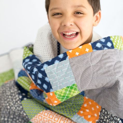 Building Blocks Quilt Pattern (FREE PDF PATTERN!) - Simple Simon and Company Huge Sleepover, Building Blocks Quilt Pattern, Pizza Treats, Building Blocks Quilt, Quilt Pattern Free, Layer Cake Quilt Patterns, Lap Quilt Patterns, Layer Cake Quilts, Foundation Paper Piecing Patterns