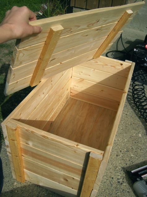 Make a tack trunk (use a real hinge and lock for top, and stronger handles. Add wheels. Stronger wood. Diy Wood Chest, Diy Storage Trunk, Pallet Deck Diy, Chests Diy, Pallet Deck, Tack Trunk, Deck Diy, Wood Storage Box, Storage Trunk