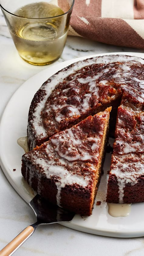 Honey Cake Honey Cardamom Cake, Honey Cake For Rosh Hashanah, Honey Custard Cake, Snacking Cake Recipes, Healthy Honey Cake, Olive Oil Honey Cake, Honey Spice Cake, Honey Nut Cake, Honey Tea Cake