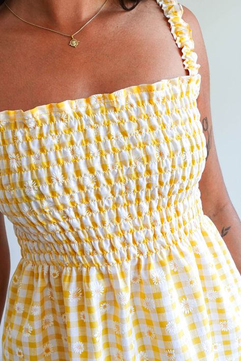 Easy Shirred Dress Sewing Tutorial Shirred Waist Dress Pattern, Smocked Dress Sewing Pattern, Gingham Dress Pattern Free, Diy Smocked Dress, Simple Summer Dresses To Sew Easy Diy, Sun Dress Pattern Free, Shirred Top Pattern, Diy Dress Pattern Easy, Sew Easy Dress